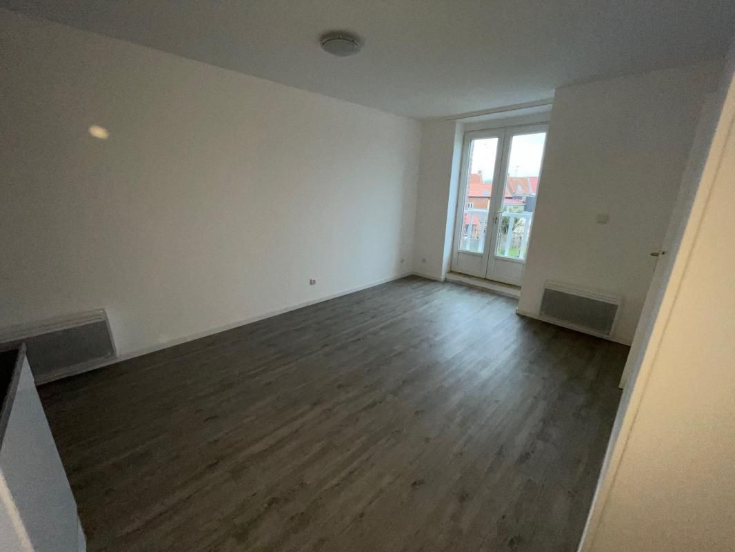 
                                                Location
                                                 Appartement de 32m² récemment rénové secteur Place Jules Guesde - Lesquin