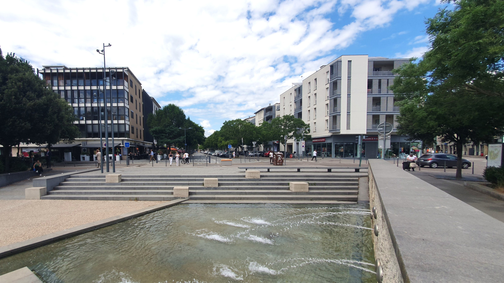 
                                                Vente
                                                 Appartement de 36m² + balcon + parking en sous sol