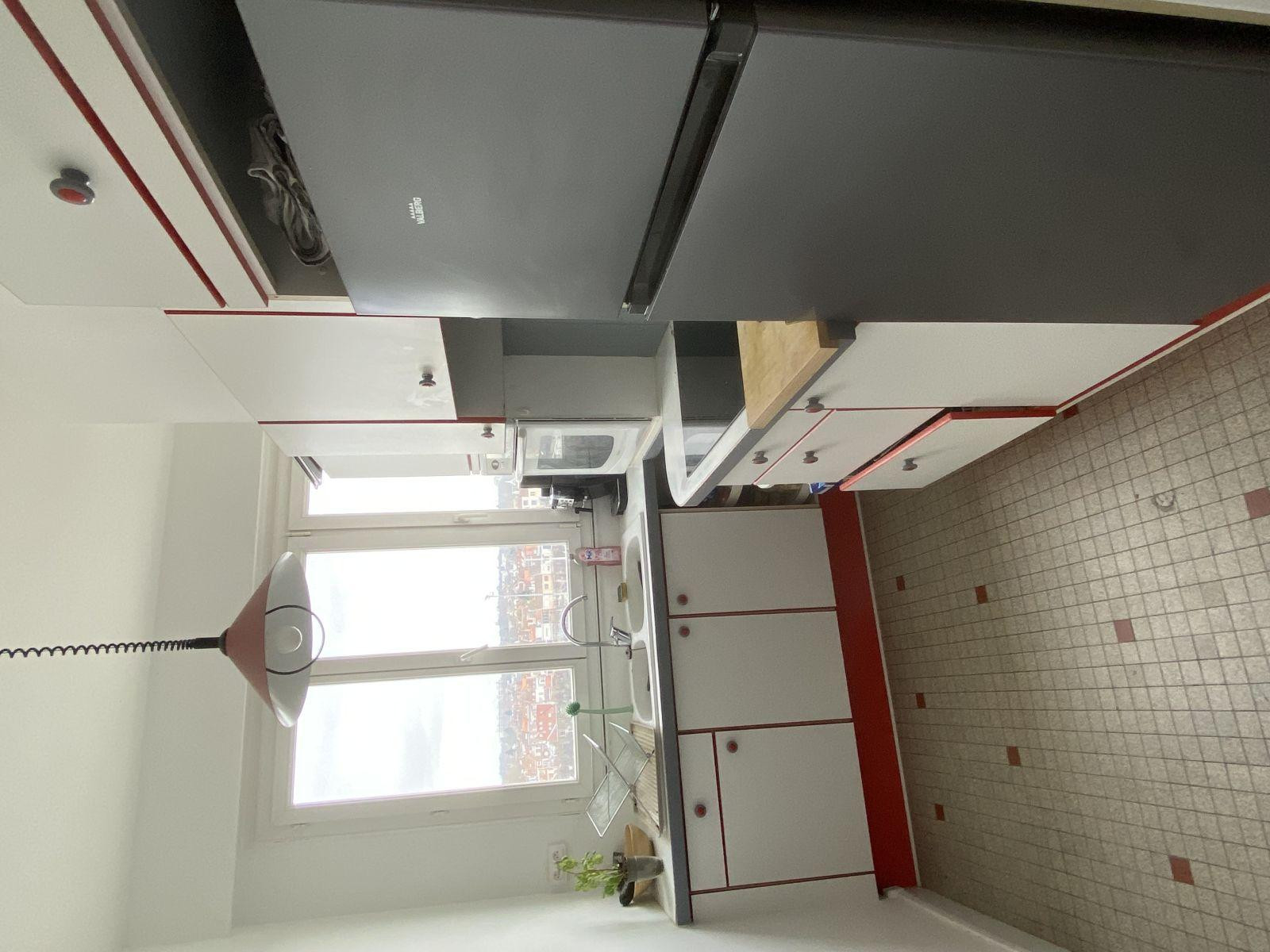 
                                                Location
                                                 Appartement de 45m2 meublé en sous-location