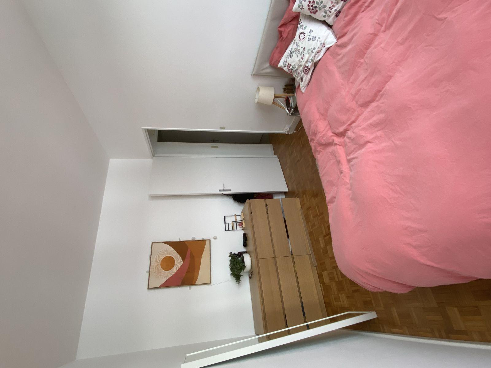 
                                                Location
                                                 Appartement de 45m2 meublé en sous-location