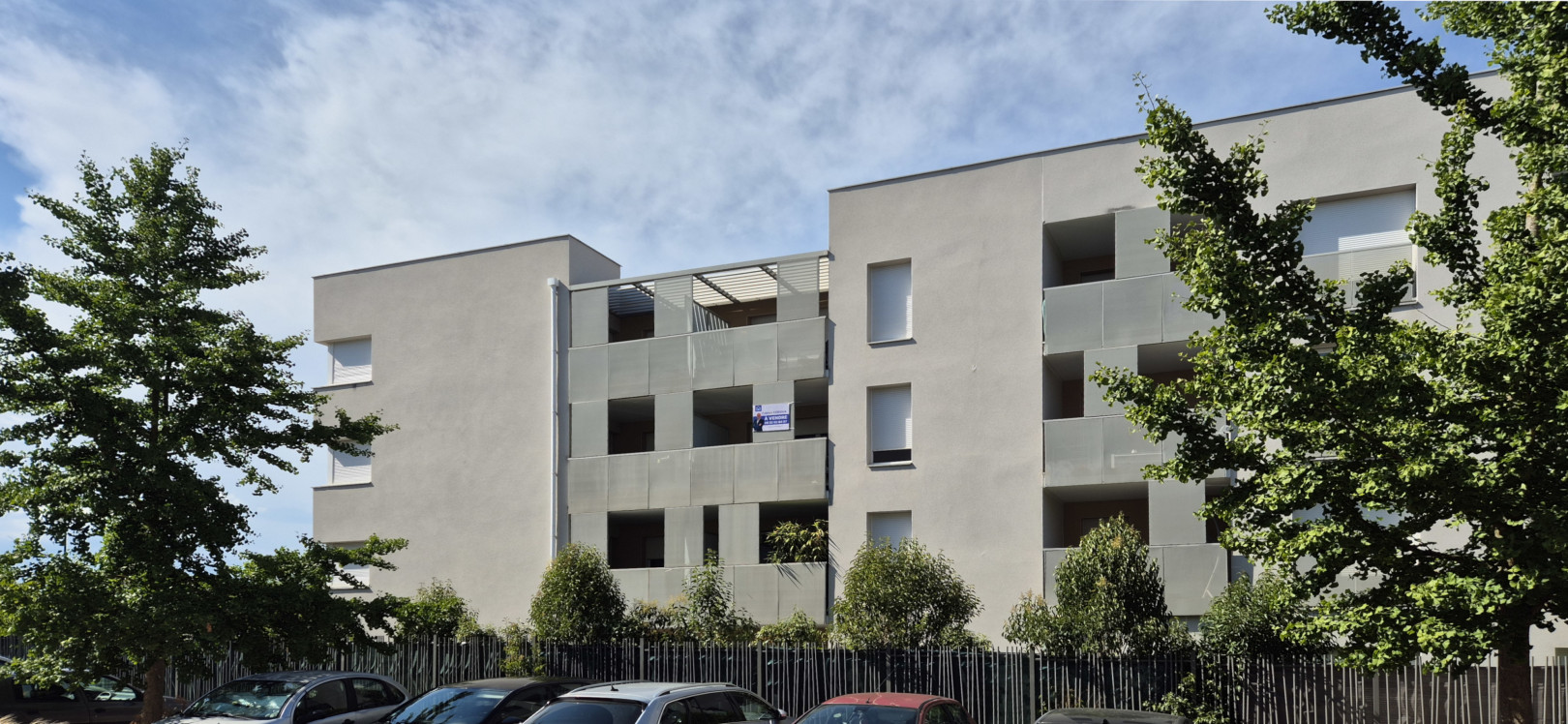 
                                                Vente
                                                 Appartement de 62.25 m² + balcon + garage