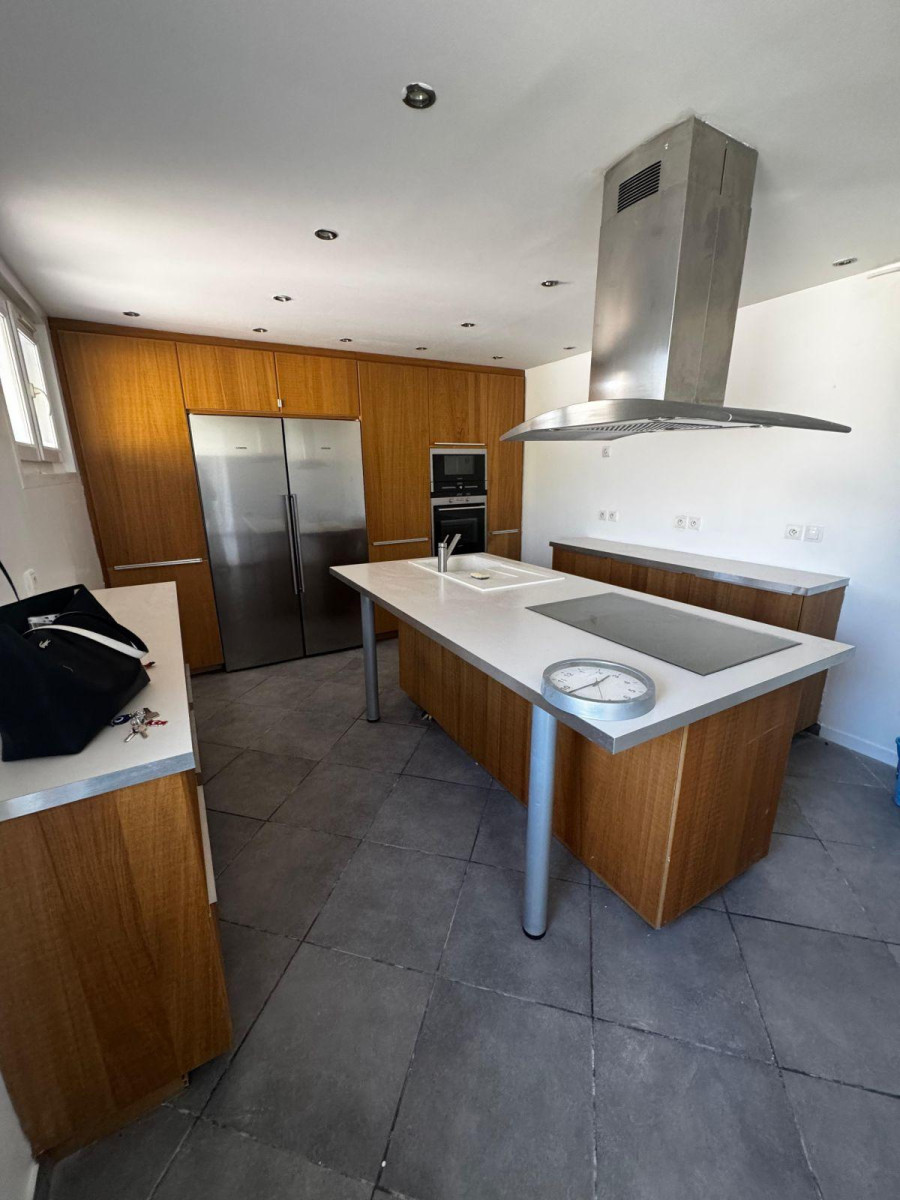 
                                                Location
                                                 Appartement de 85 m2