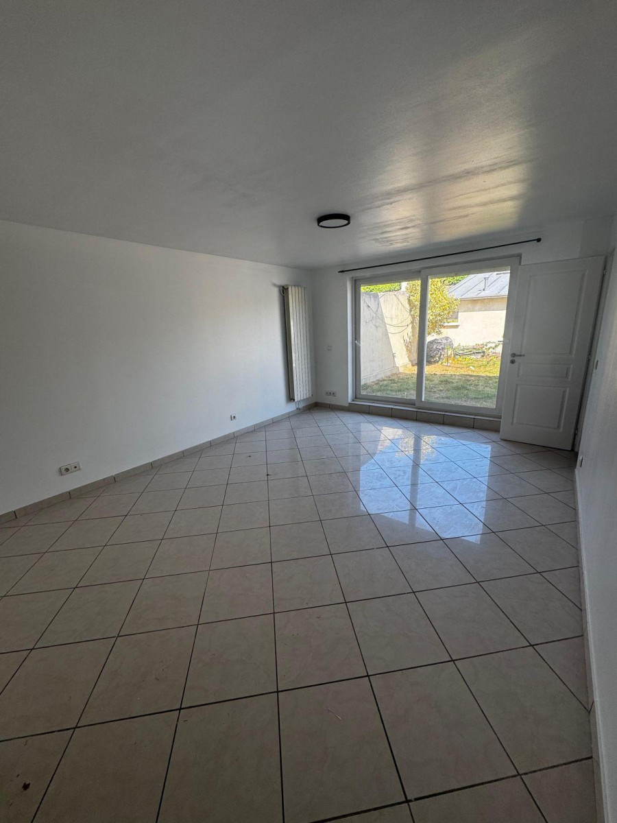 
                                                Location
                                                 Appartement de 85 m2