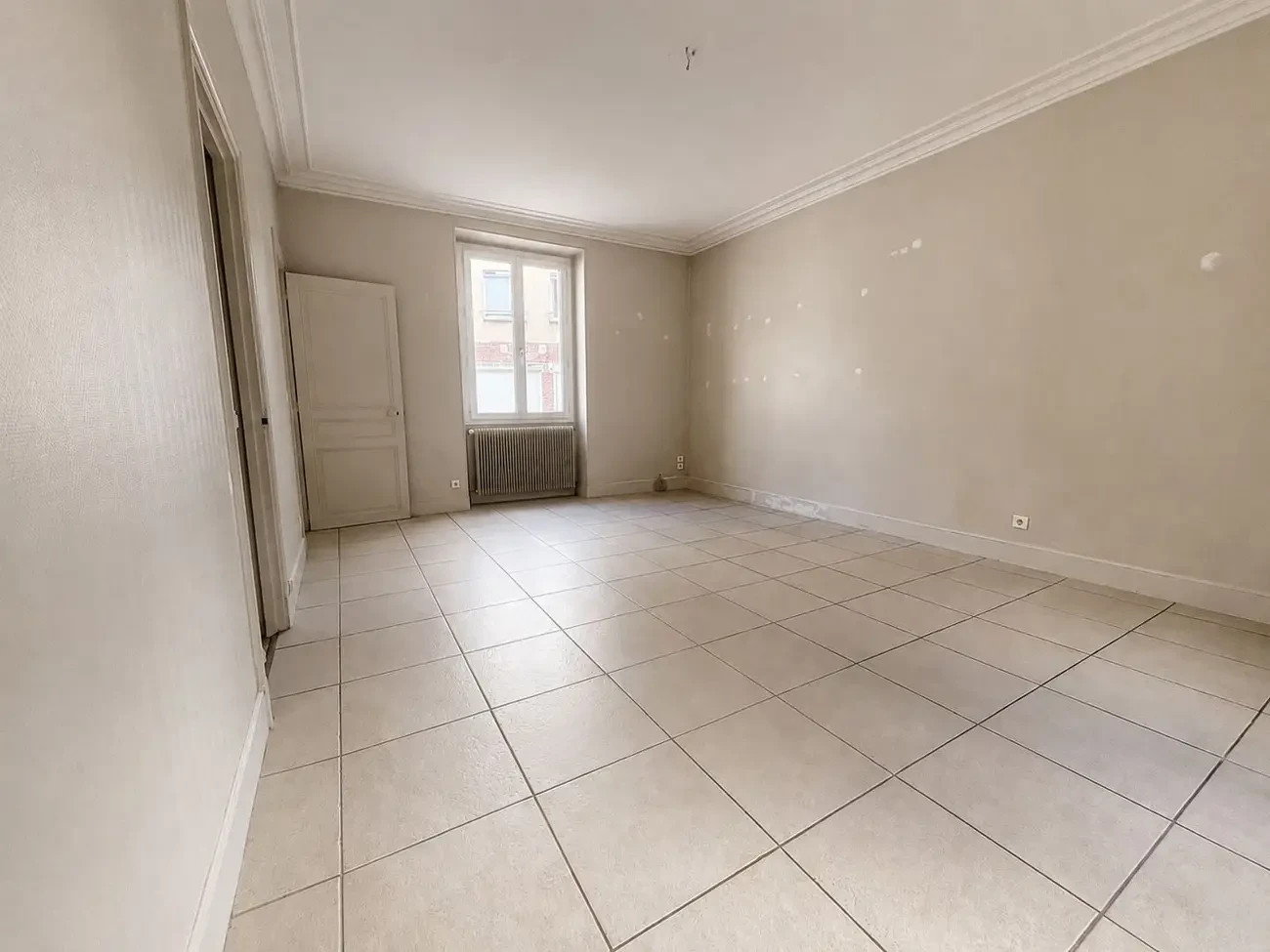 
                                                Vente
                                                 Appartement de 96m² avec cave et garage