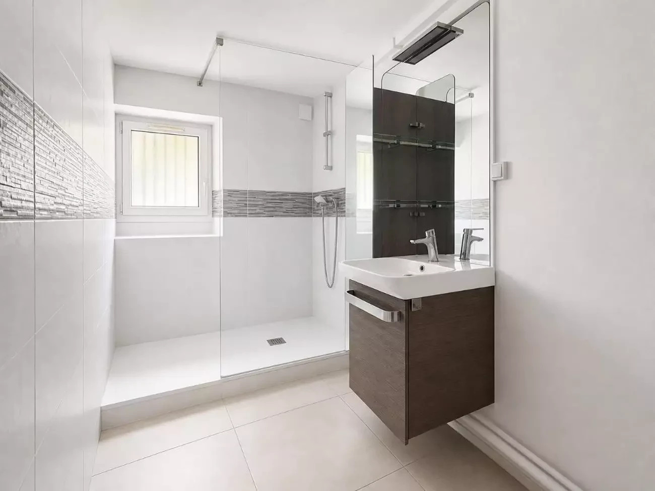 
                                                Vente
                                                 Appartement de 96m² avec cave et garage