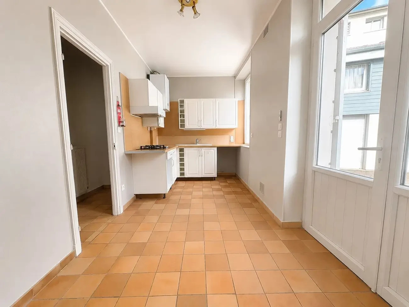 
                                                Vente
                                                 Appartement de 96m² avec cave et garage