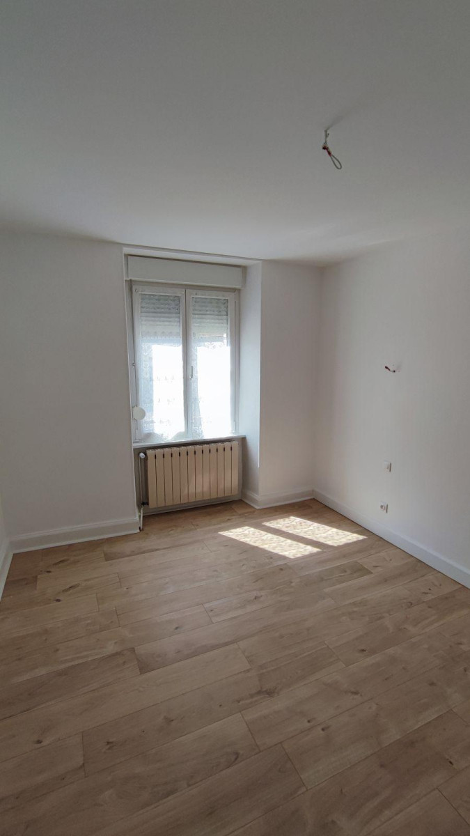 
                                                Location
                                                 Appartement de caractère