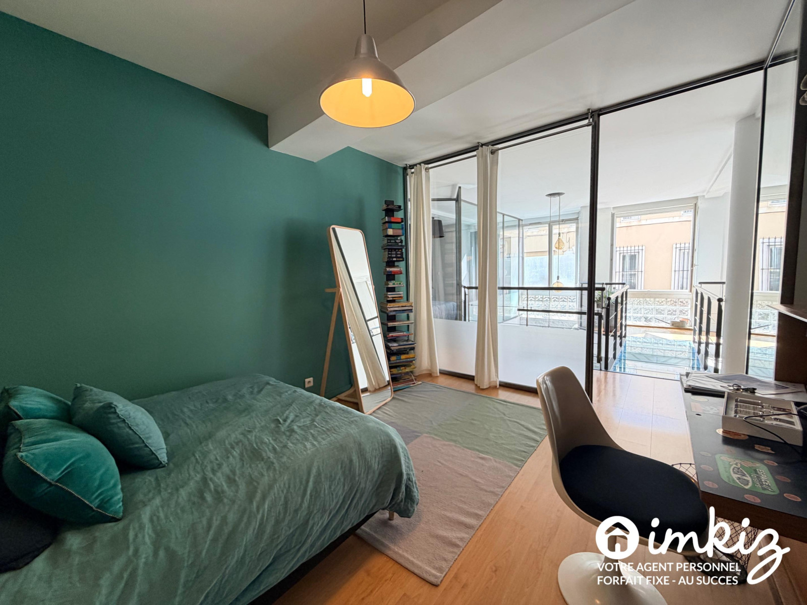 
                                                Vente
                                                 Appartement de caractère, calme, lumineux