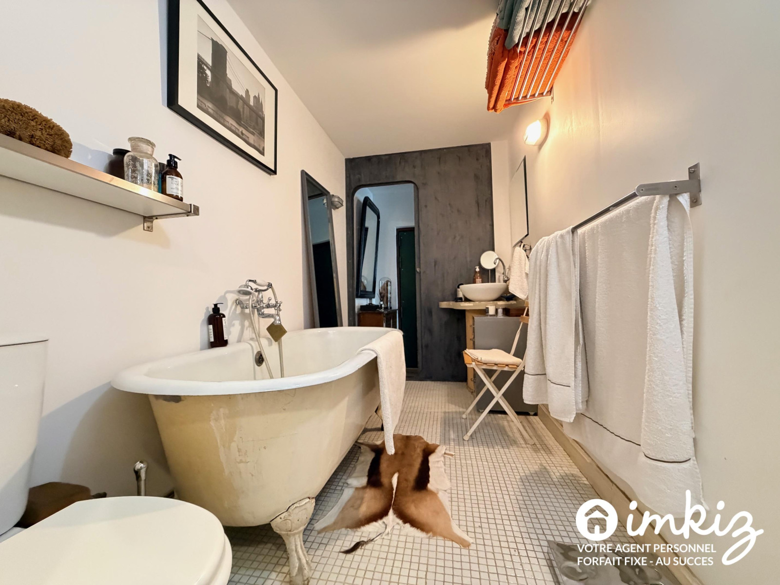 
                                                Vente
                                                 Appartement de caractère, calme, lumineux