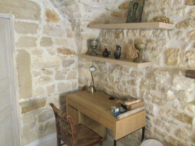 
                                                Location
                                                 Appartement de caractère dans le centre du village