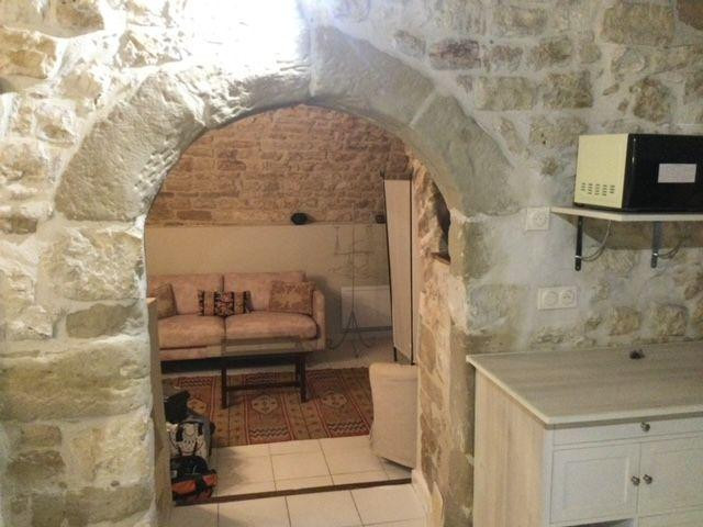 
                                                Location
                                                 Appartement de caractère dans le centre du village