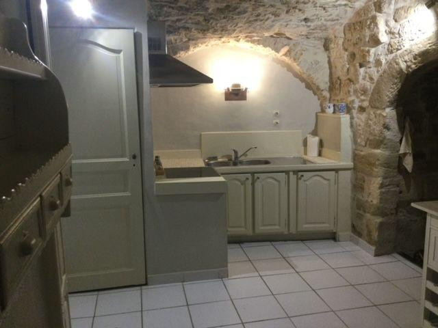 
                                                Location
                                                 Appartement de caractère dans le centre du village