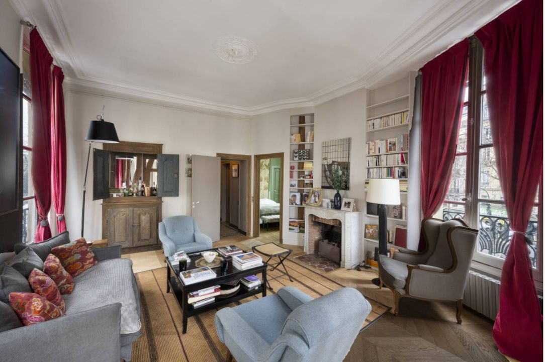 
                                                Location
                                                 Appartement de charme dans le coeur de Paris (loyer tout inclus)
