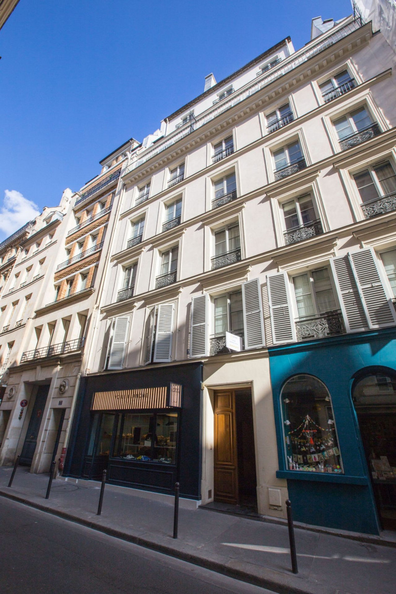 
                                                Location
                                                 Appartement de charme meublé au coeur de Paris