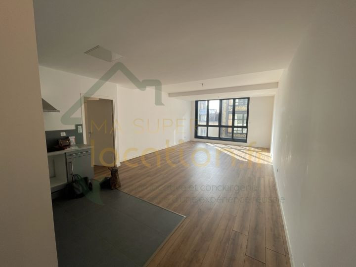 
                                                Location
                                                 APPARTEMENT DE STANDING CENTRE VILLE