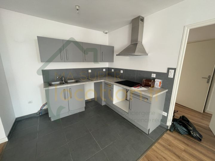 
                                                Location
                                                 APPARTEMENT DE STANDING CENTRE VILLE