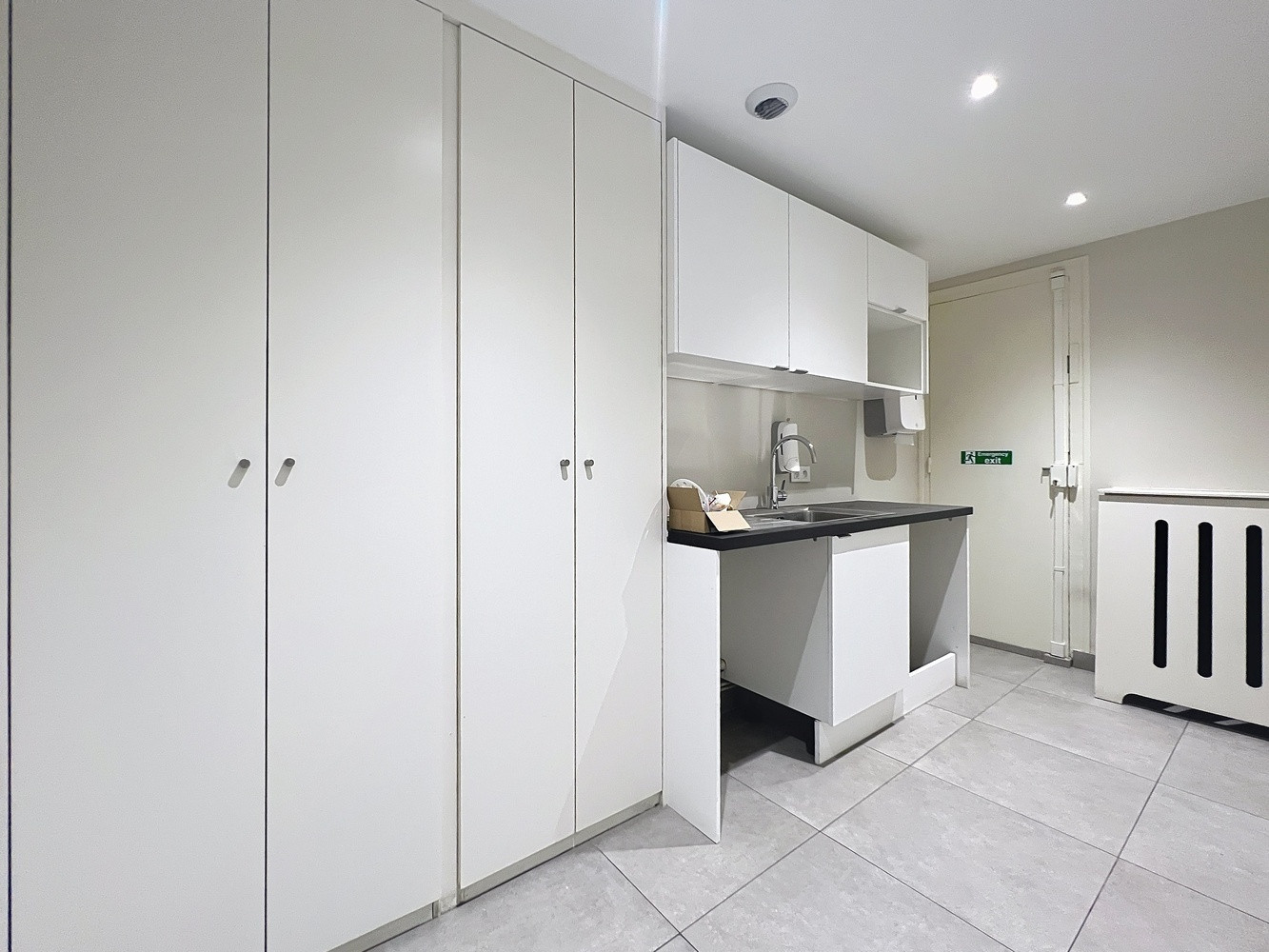 
                                                Vente
                                                 appartement de standing de 204 m² PARIS 8