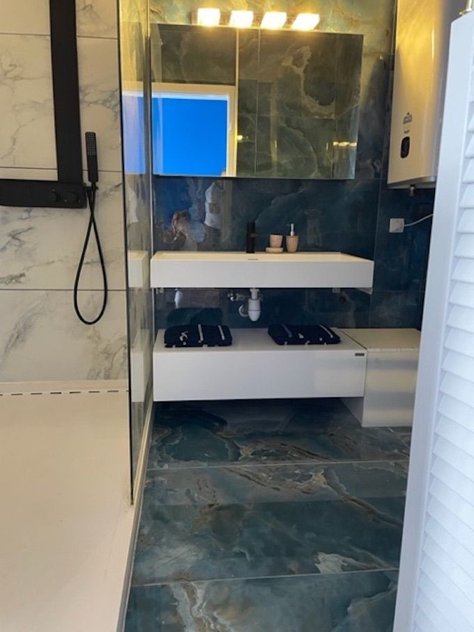 
                                                Location
                                                 appartement de standing (loyer tout inclus)