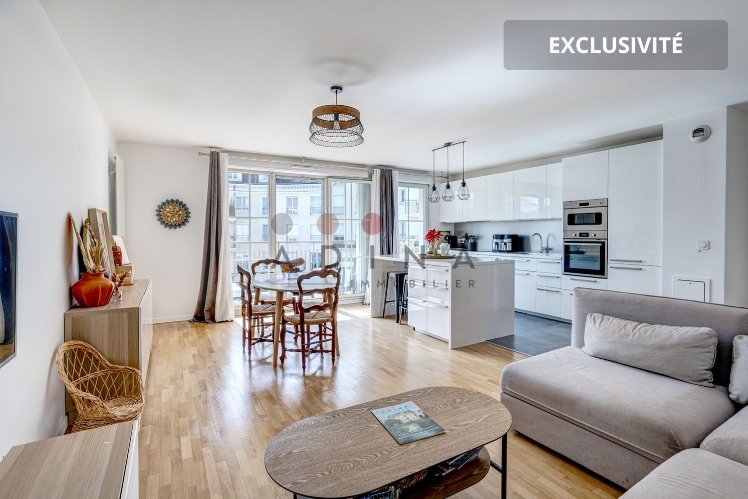 
                                                Vente
                                                 Appartement de Trois Pièces avec Balcon