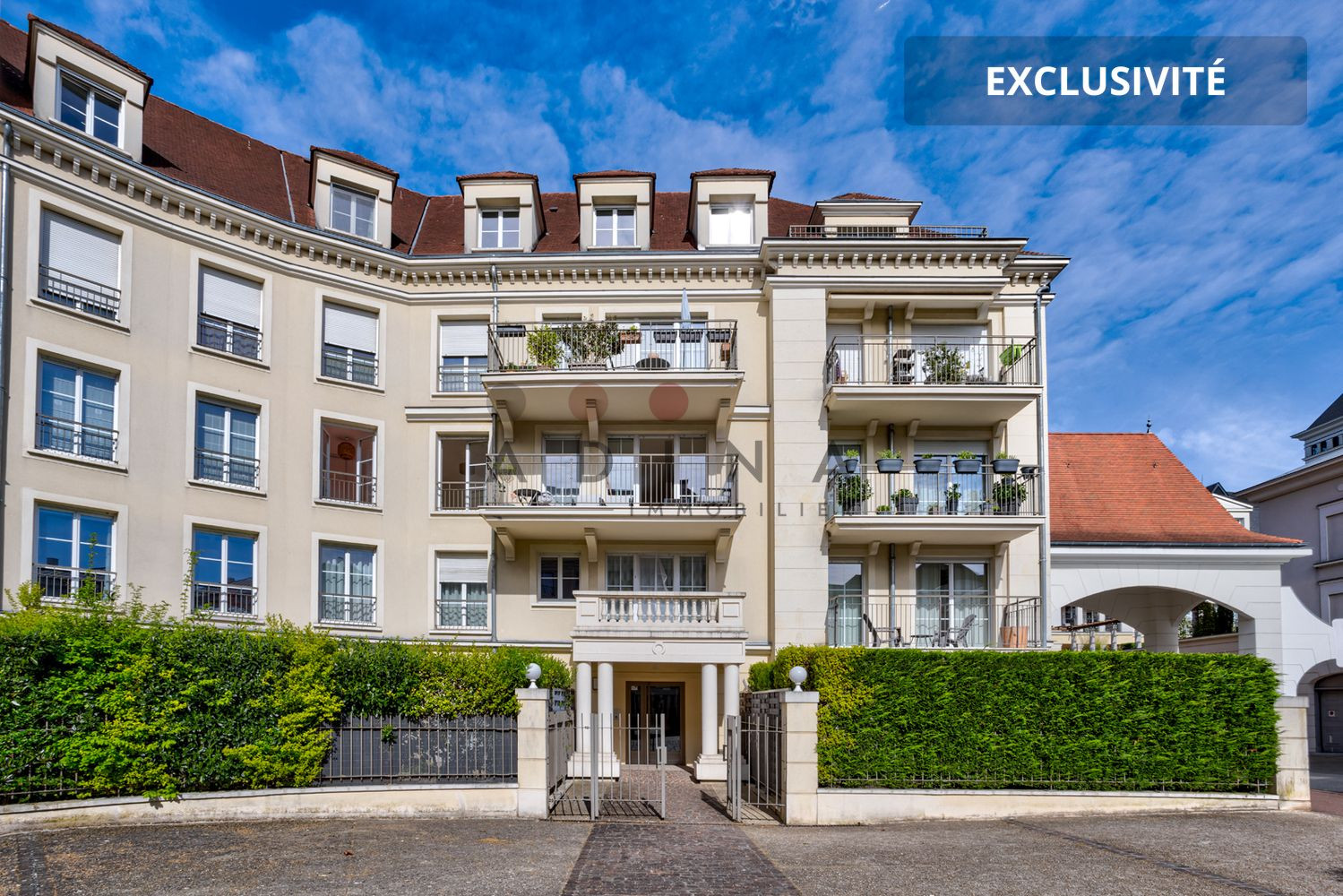 
                                                Vente
                                                 Appartement de Trois Pièces avec Balcon