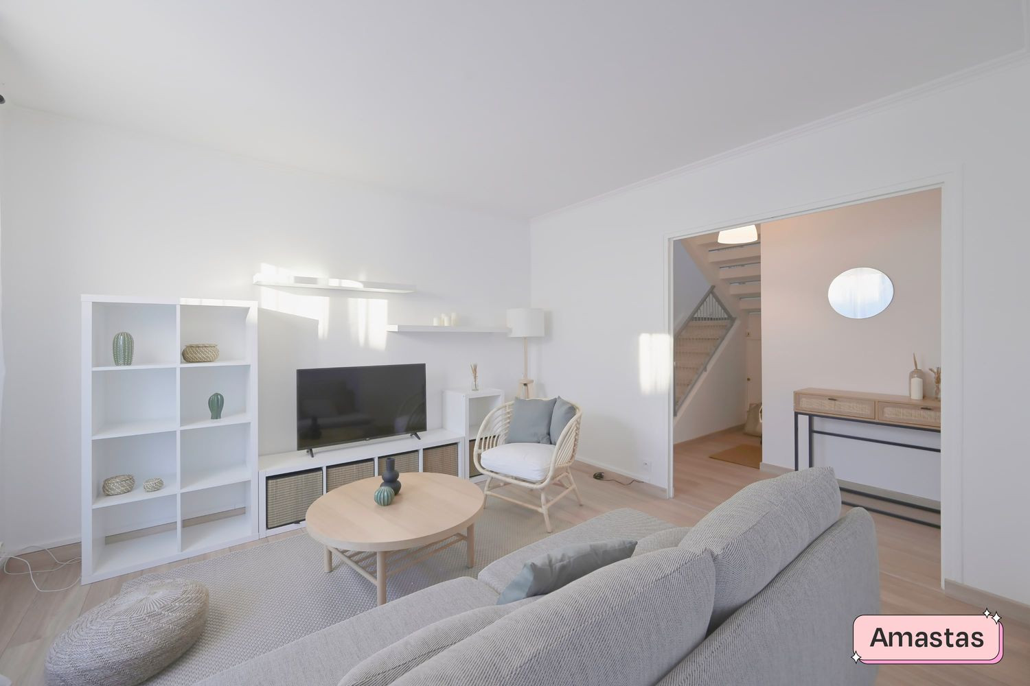 
                                                Location
                                                 Appartement de type F4 entièrement meublé et en très bon état à Valence - 526552