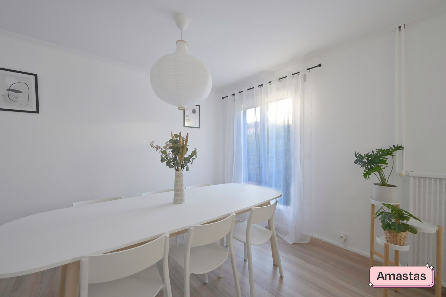 
                                                Location
                                                 Appartement de type F4 entièrement meublé et en très bon état à Valence - 526552