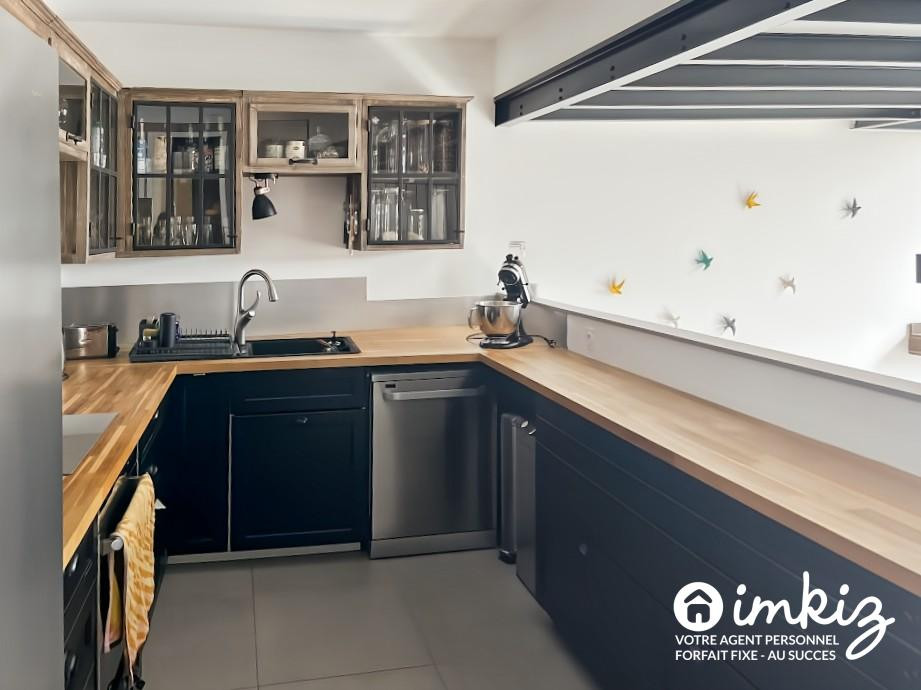 
                                                Vente
                                                 Appartement de village rénové avec cour