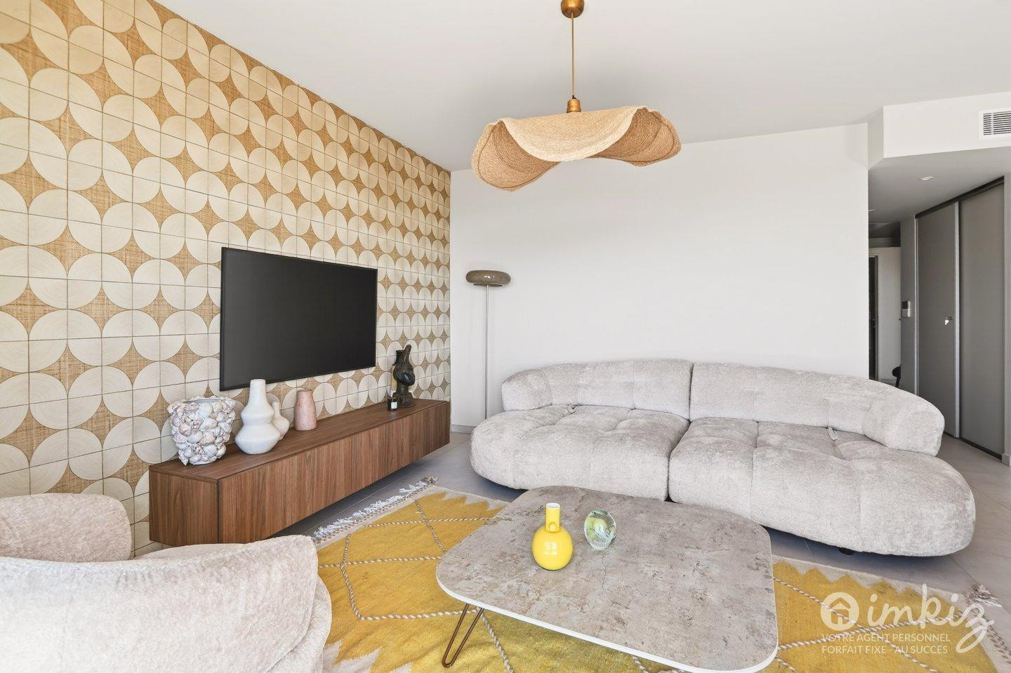 
                                                Vente
                                                 Appartement dernier étage 4 pièces vue mer