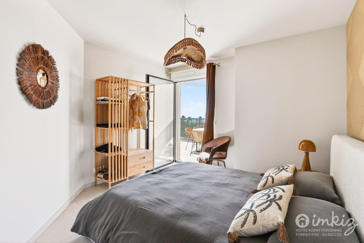 
                                                Vente
                                                 Appartement dernier étage 4 pièces vue mer