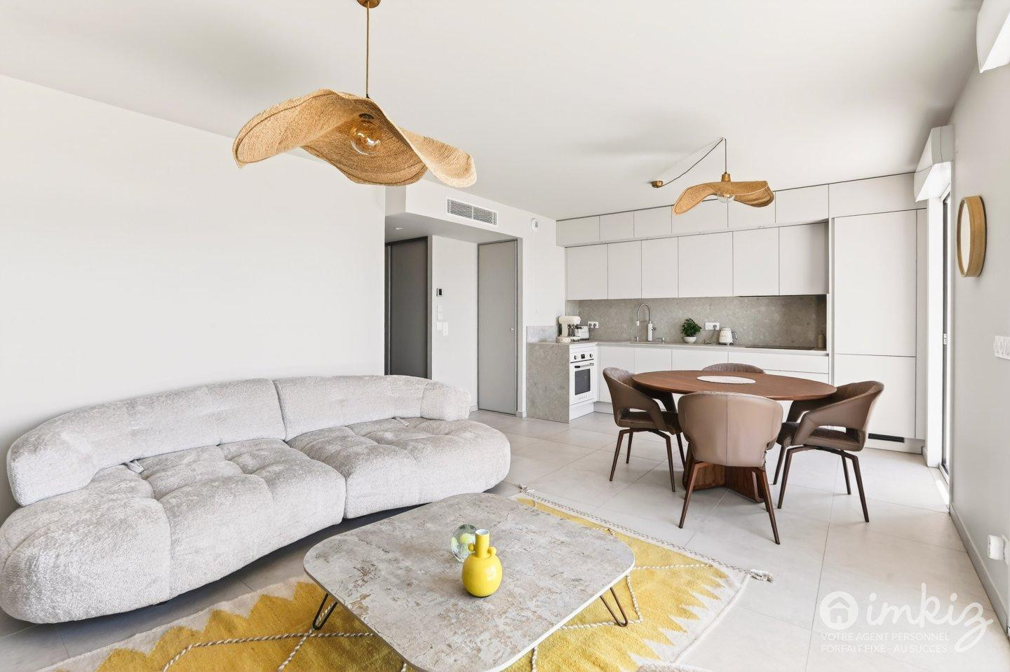 
                                                Vente
                                                 Appartement dernier étage 4 pièces vue mer
