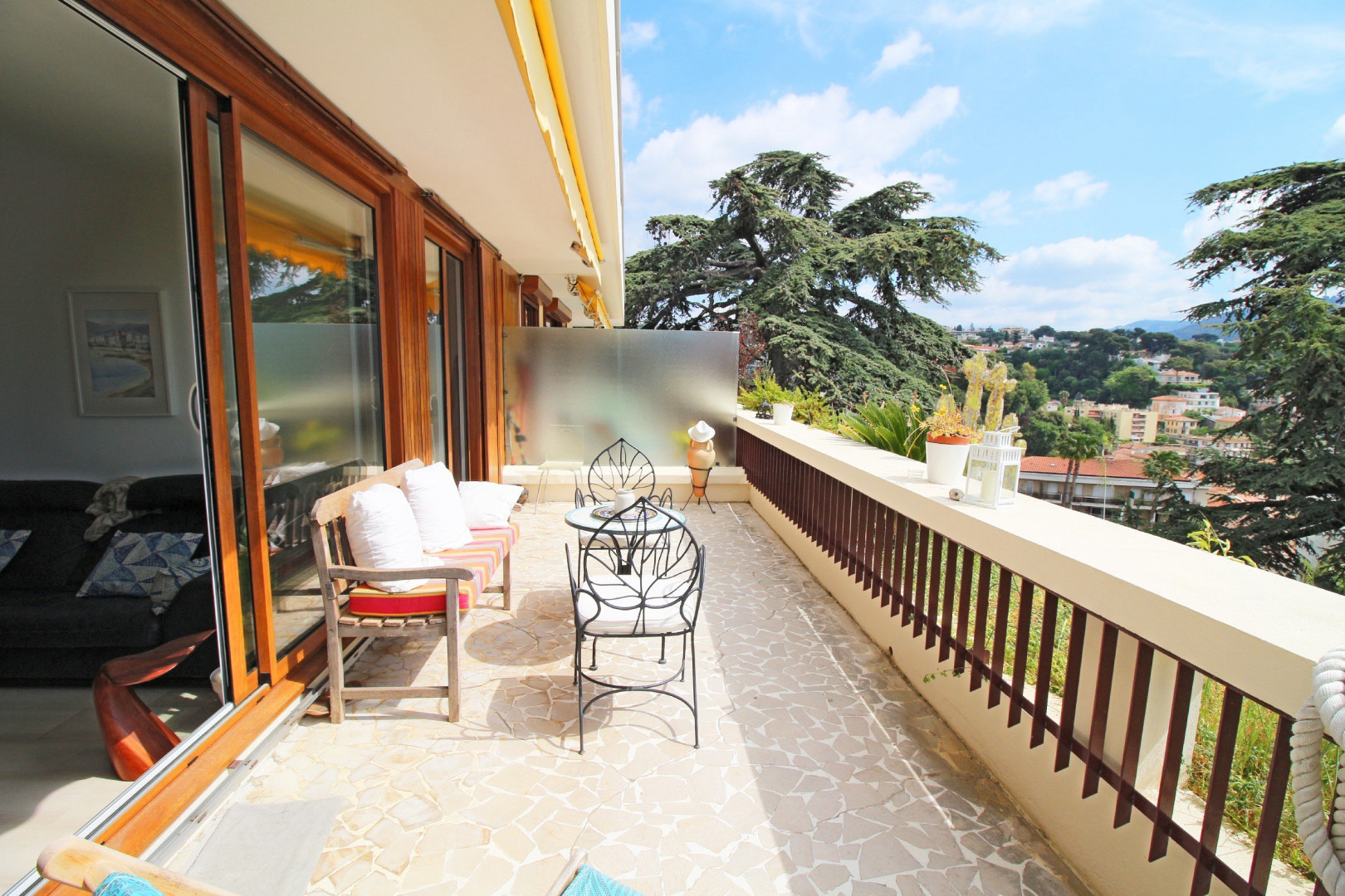 
                                                Vente
                                                 Appartement Dernier Etage Parc Coromandel 3 pièces Vue Mer