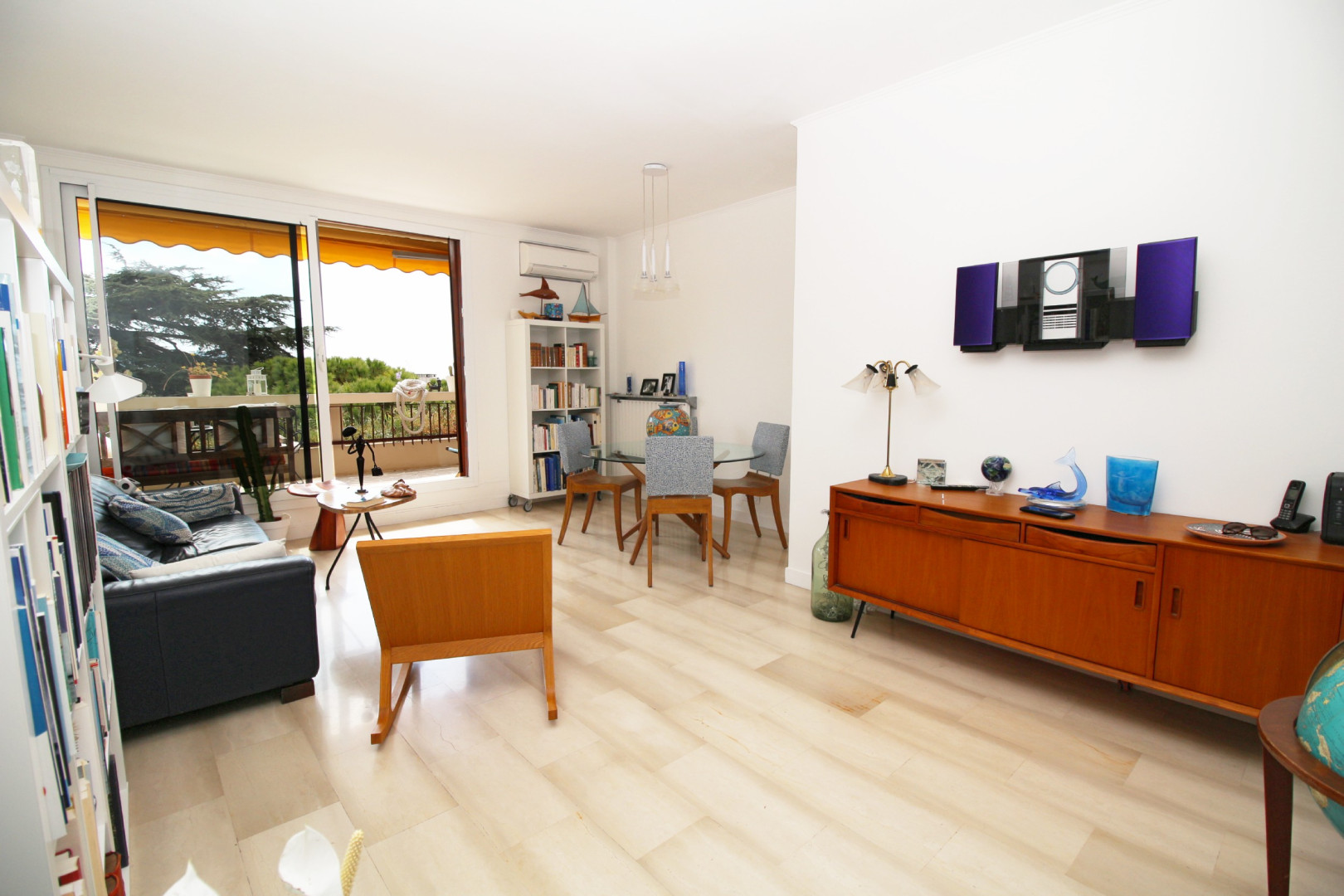 
                                                Vente
                                                 Appartement Dernier Etage Parc Coromandel 3 pièces Vue Mer