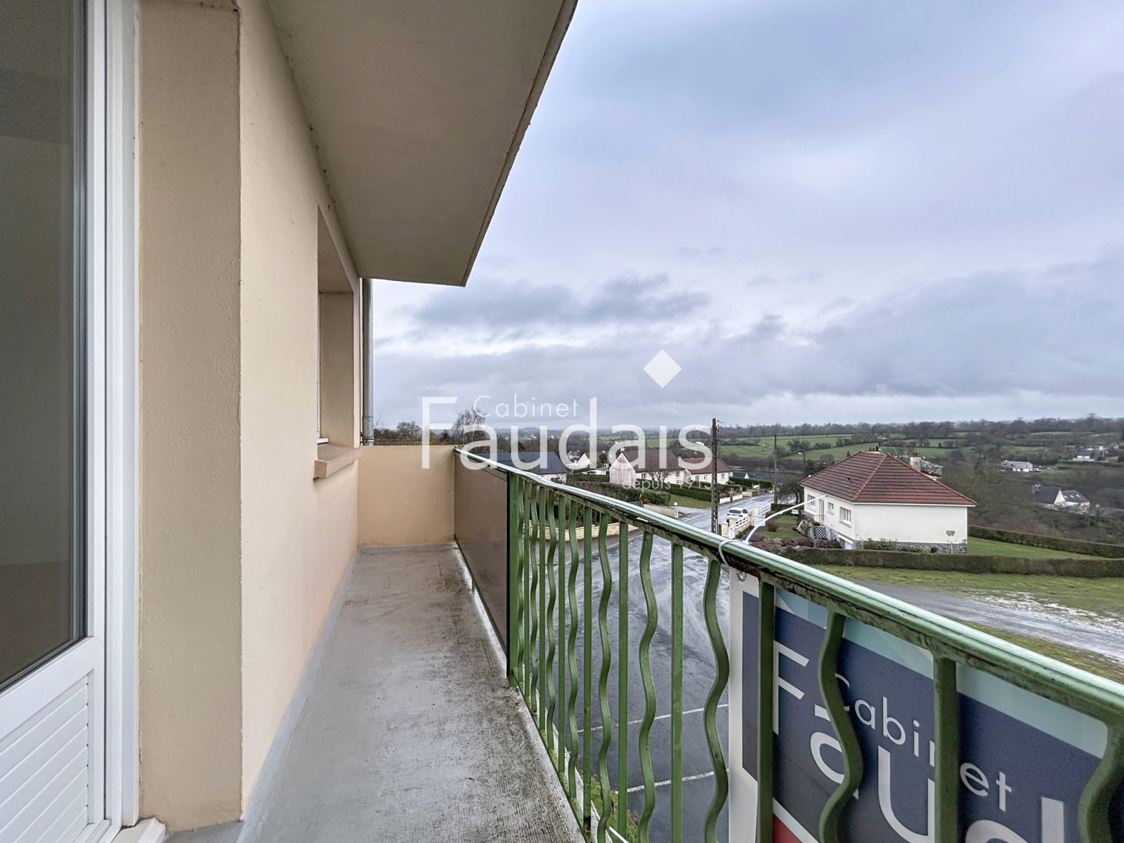 
                                                Vente
                                                 Appartement deux chambres PONT HEBERT