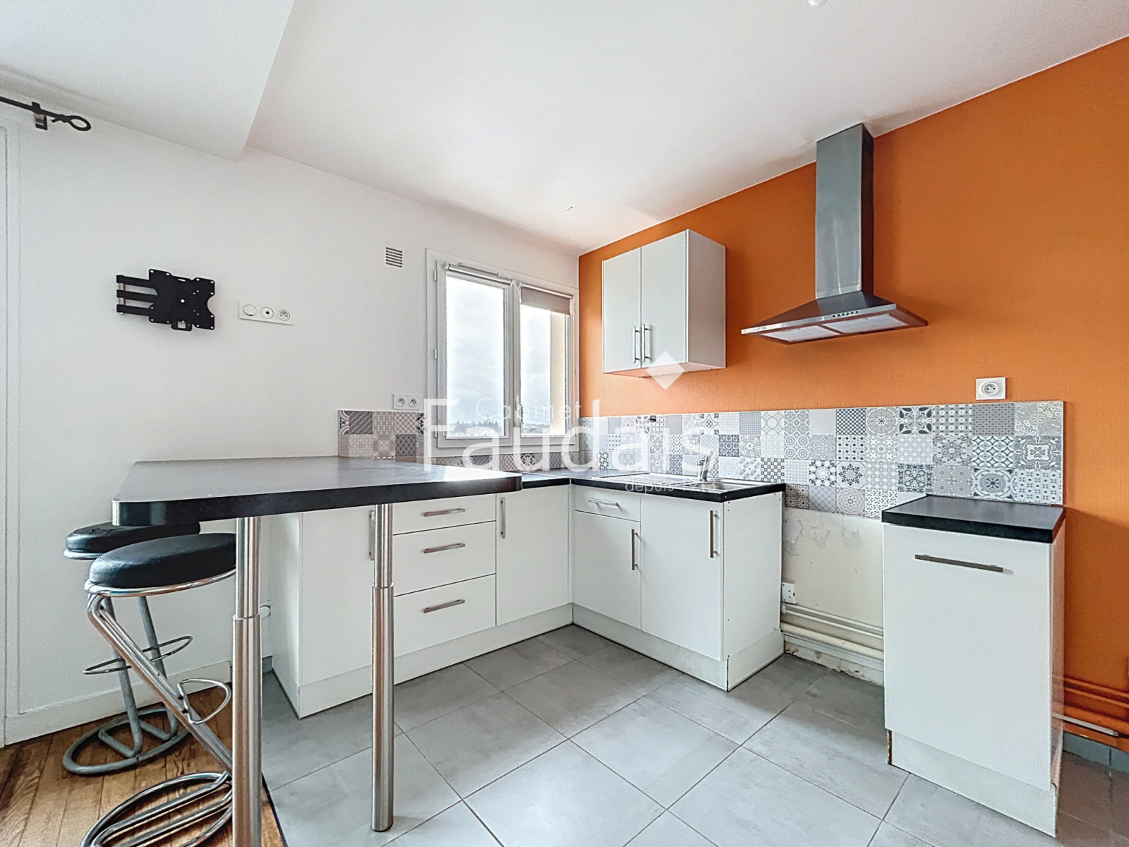 
                                                Vente
                                                 Appartement deux chambres PONT HEBERT