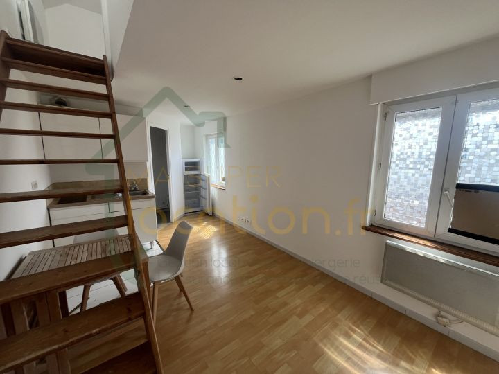 
                                                Location
                                                 Appartement deux pièce en duplex en HYPER-CENTRE à SAINT-QUENTIN