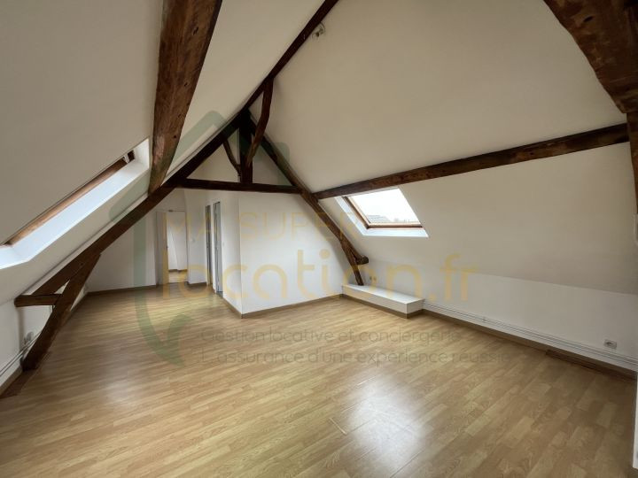 
                                                Location
                                                 Appartement deux pièce proche centre-ville, proche gare
