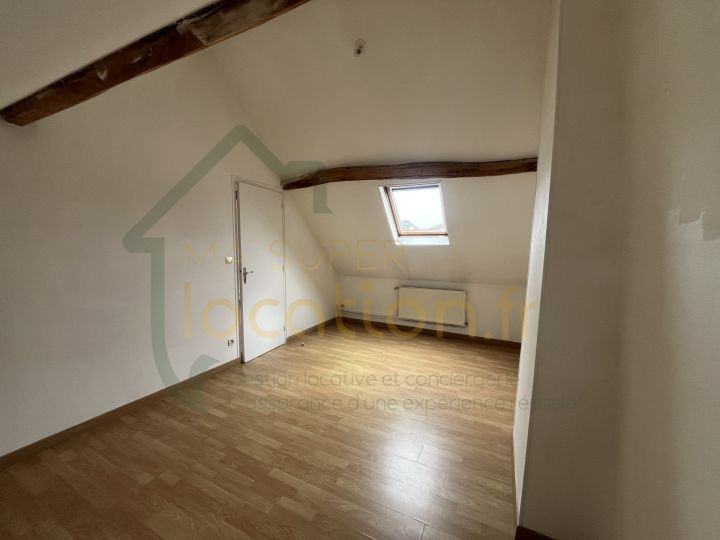 
                                                Location
                                                 Appartement deux pièce proche centre-ville, proche gare