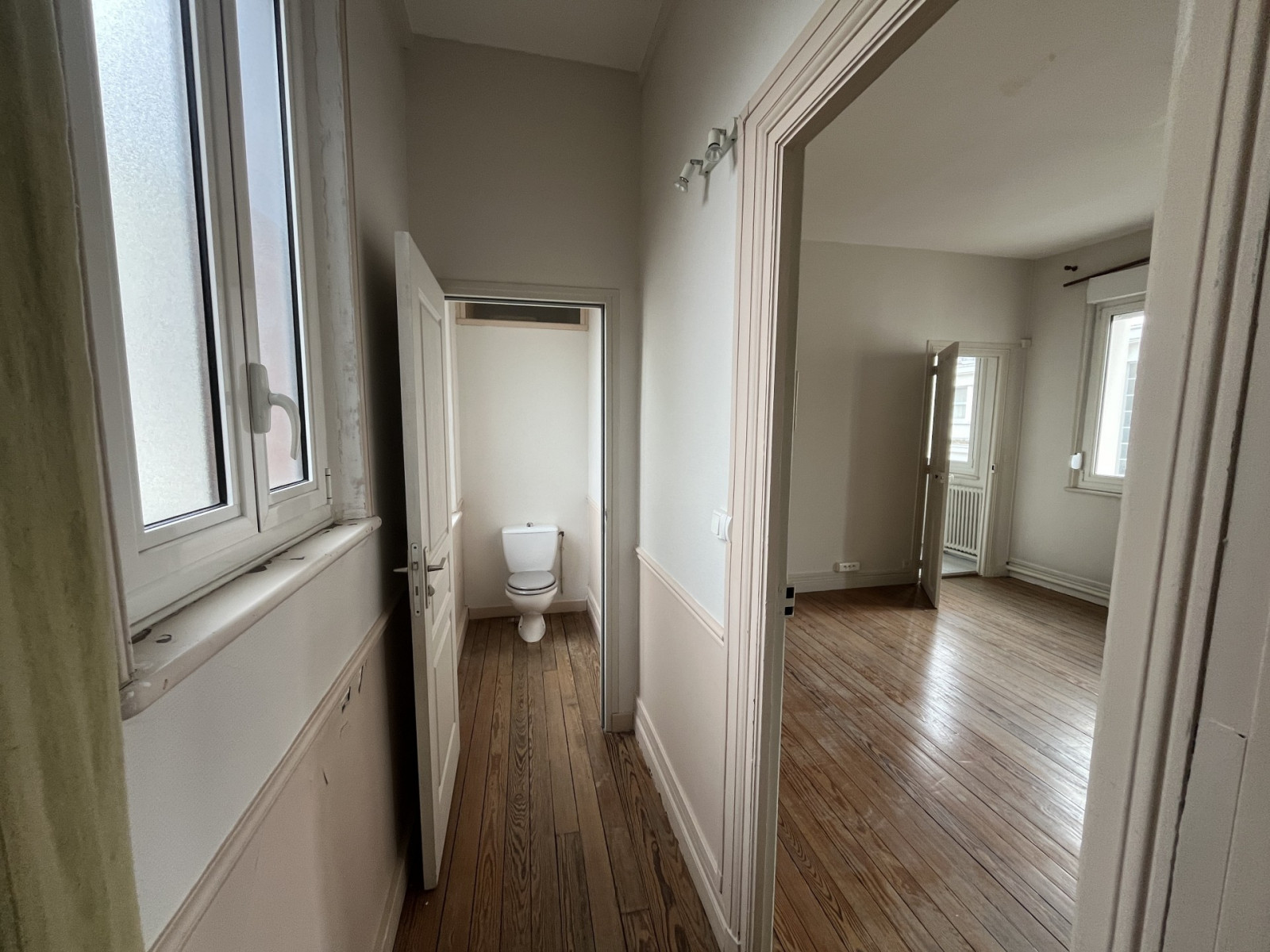 
                                                Location
                                                 Appartement deux pièce proche centre-ville, proche gare