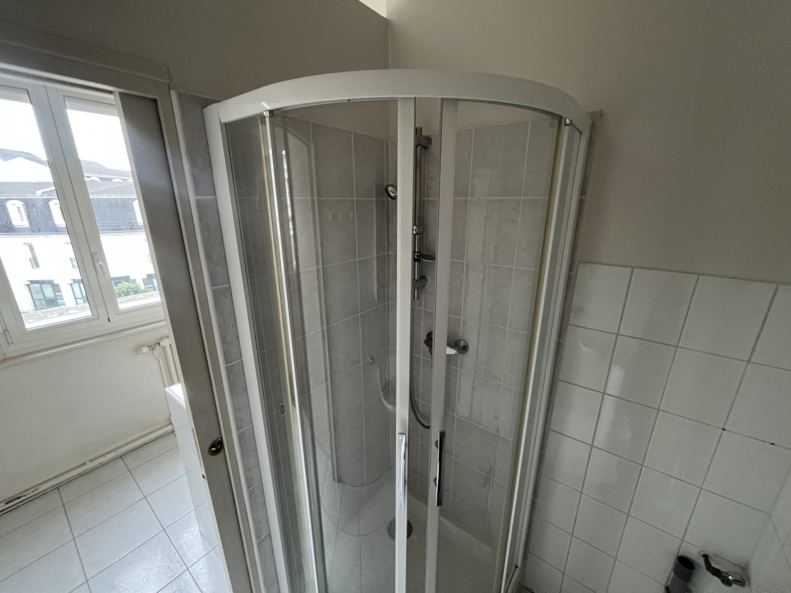 
                                                Location
                                                 Appartement deux pièce proche centre-ville, proche gare