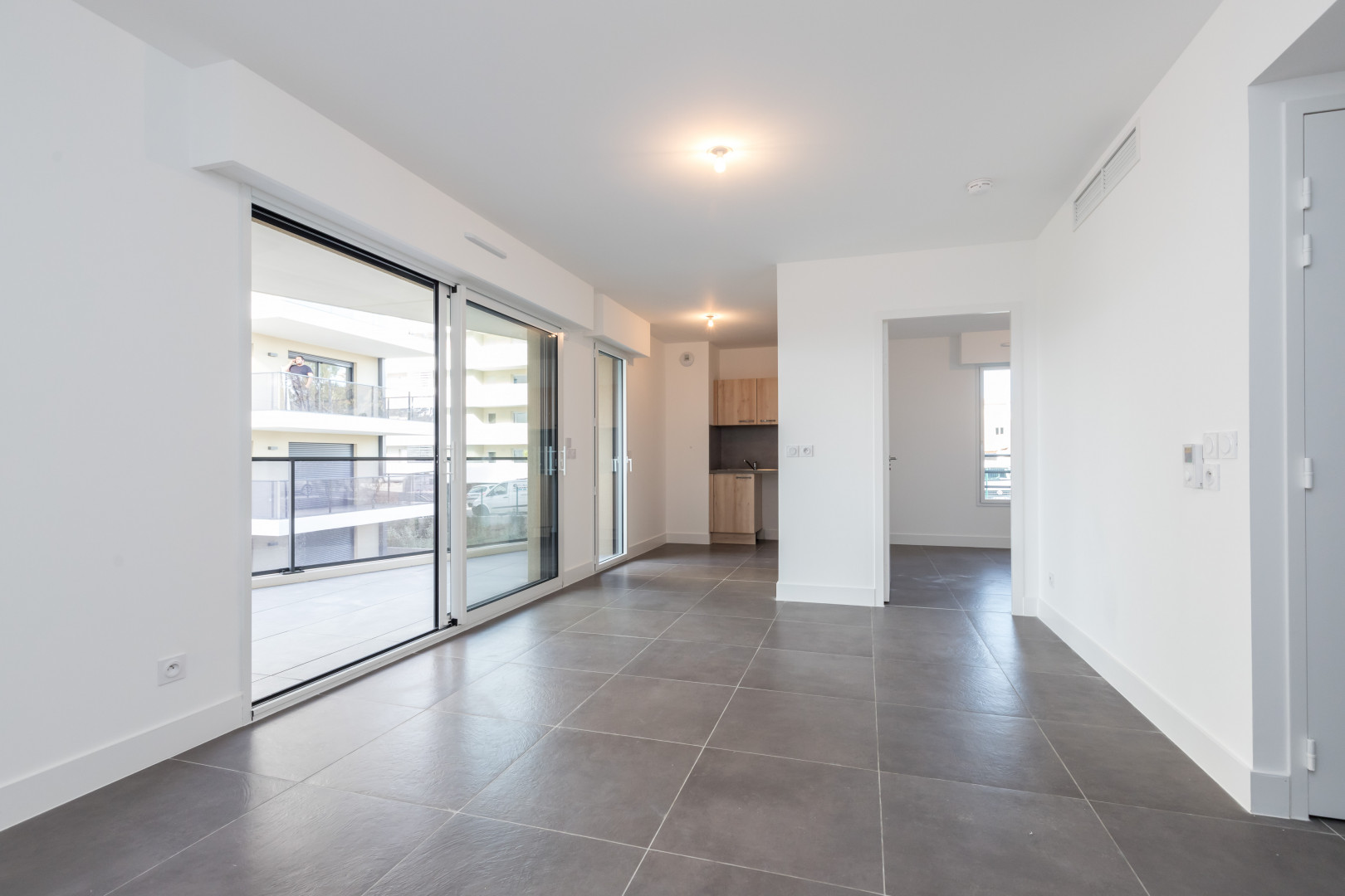 
                                                Vente
                                                 Appartement deux pièces à Antibes dans une résidence de standing