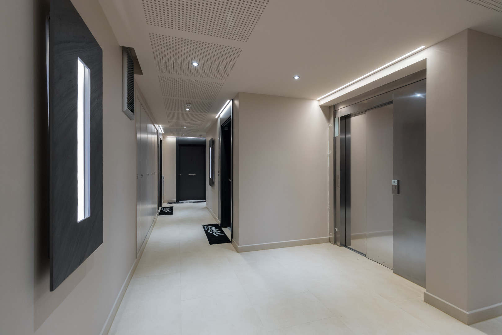 
                                                Vente
                                                 Appartement deux pièces à Antibes dans une résidence de standing