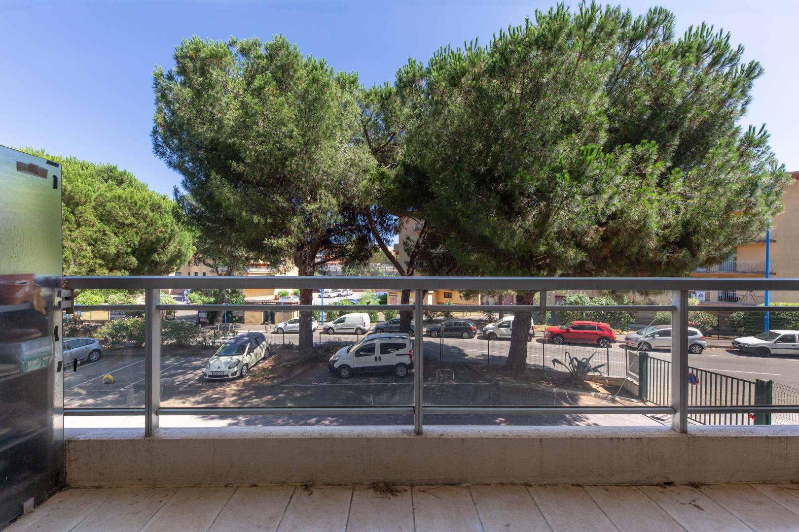 
                                                Vente
                                                 APPARTEMENT DEUX PIECES AVEC TERRASSE