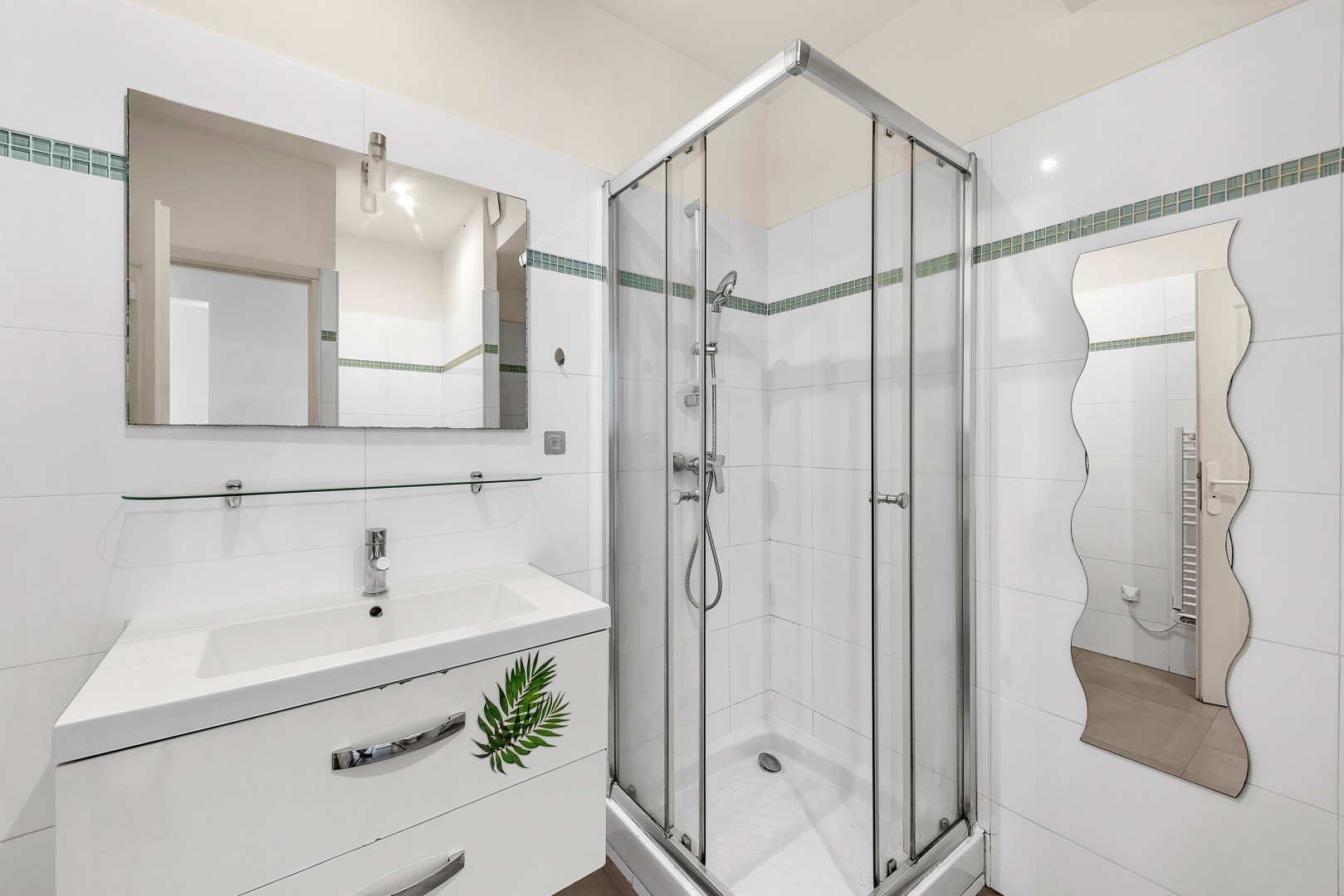 
                                                Vente
                                                 APPARTEMENT DEUX PIECES AVEC TERRASSE