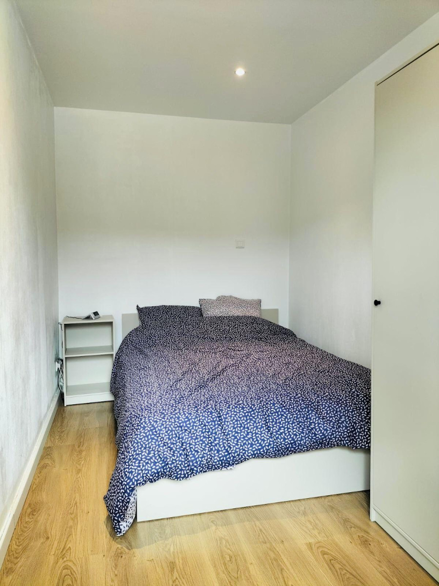
                                                Location
                                                 Appartement discret et pratique