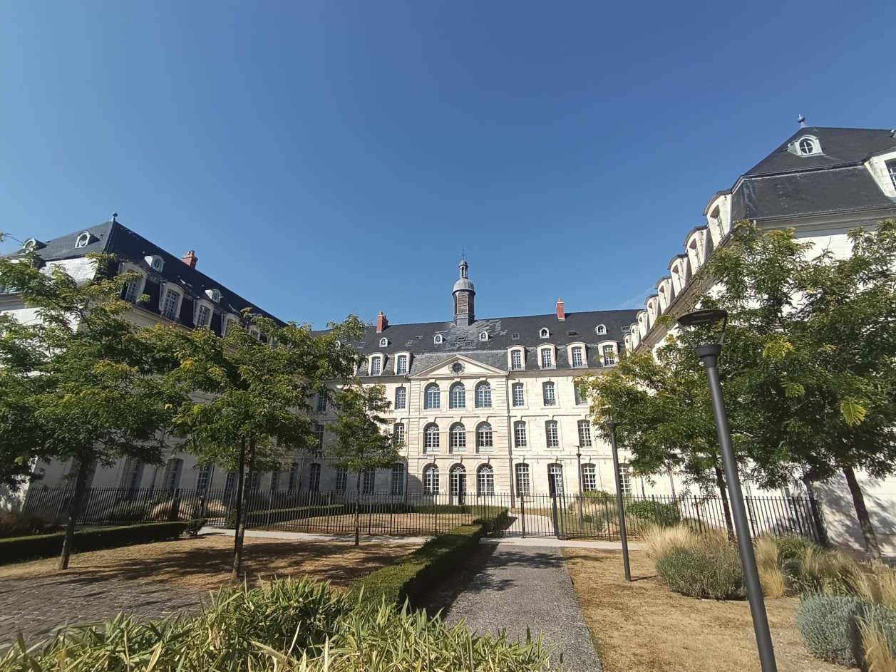 
                                                Vente
                                                 Appartement duplex 1 chambre parking