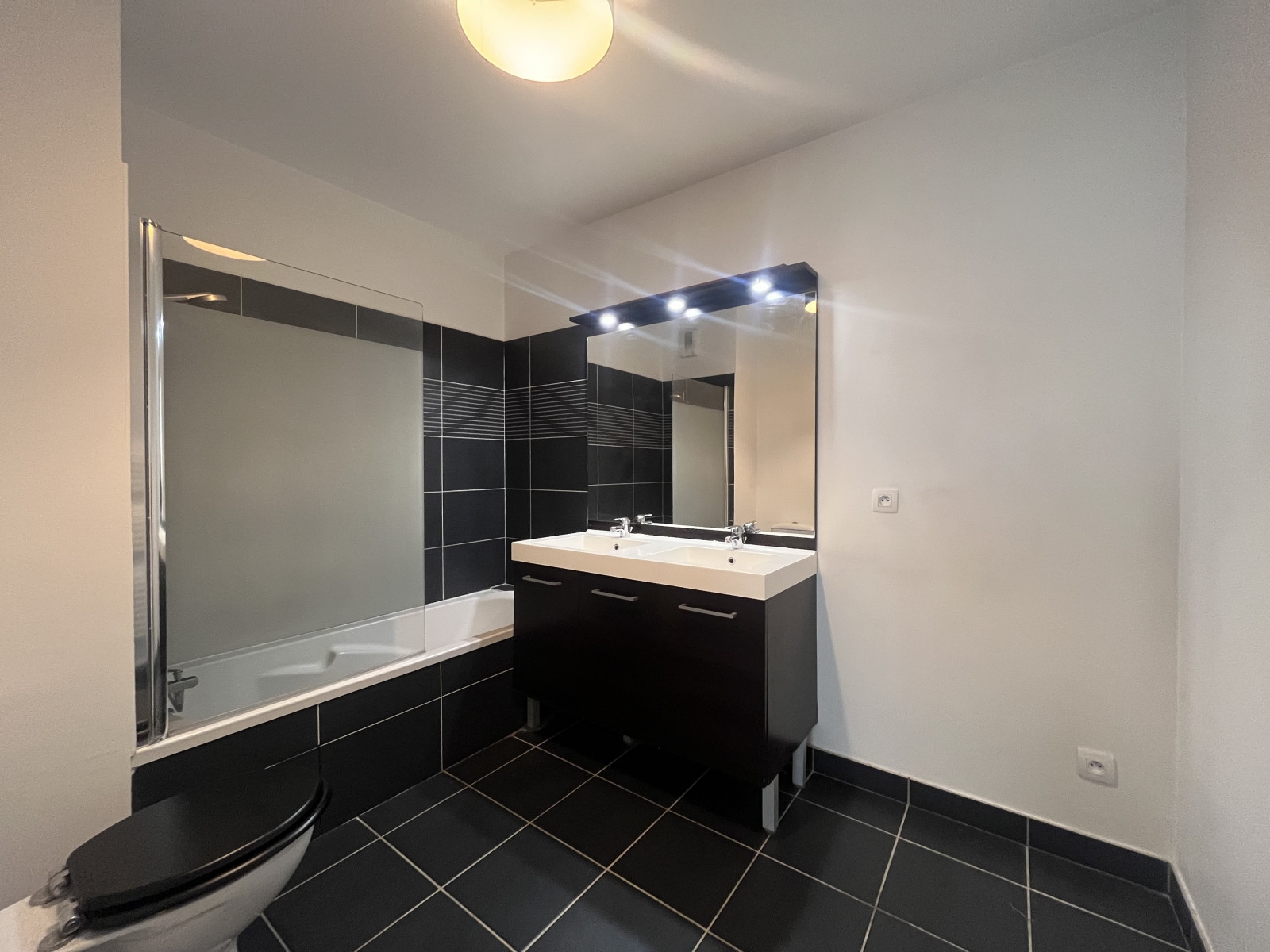 
                                                Vente
                                                 Appartement duplex, 3 chambres, Hyper centre de Tassin-la-Demi-Lune