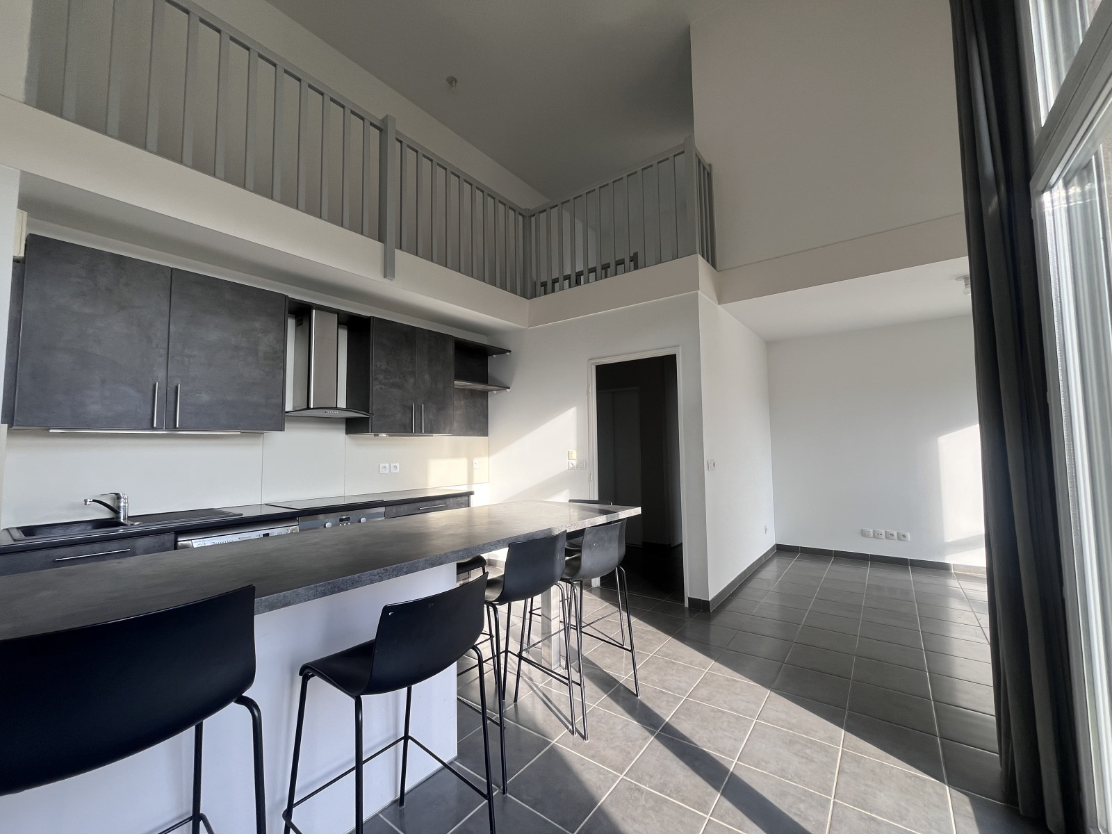 
                                                Vente
                                                 Appartement duplex, 3 chambres, Hyper centre de Tassin-la-Demi-Lune
