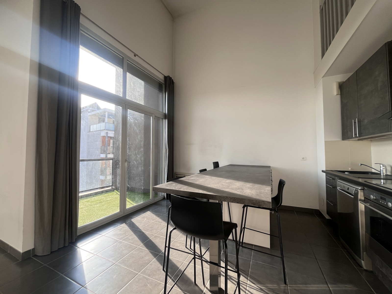 
                                                Vente
                                                 Appartement duplex, 3 chambres, Hyper centre de Tassin-la-Demi-Lune