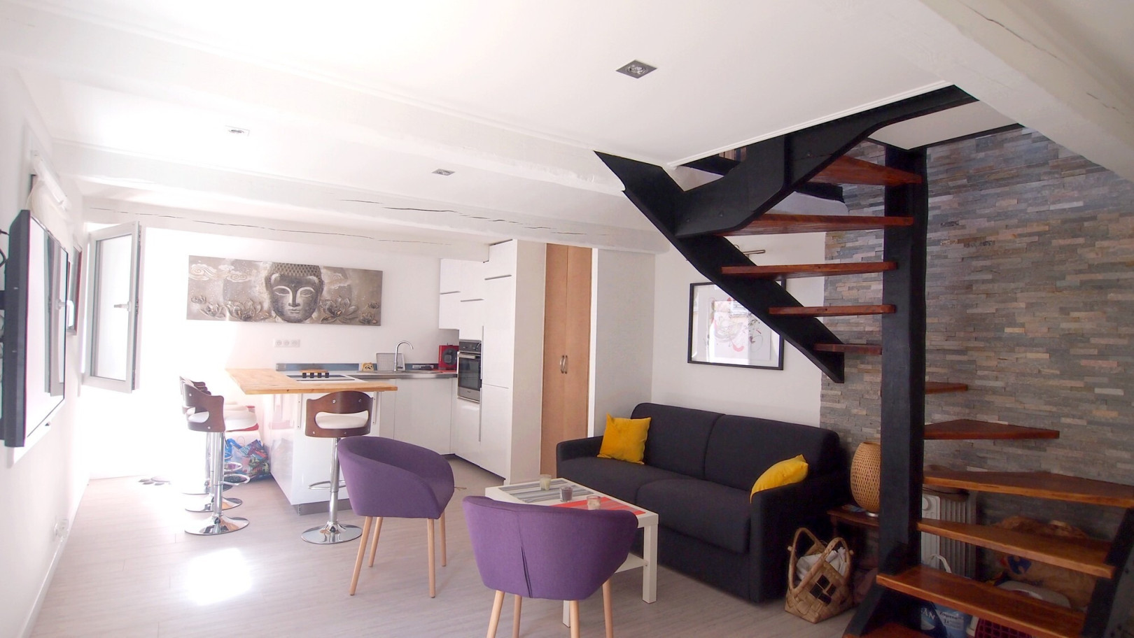 
                                                Location
                                                 Appartement  - Duplex  - 3 pièces  - 42.05 m²