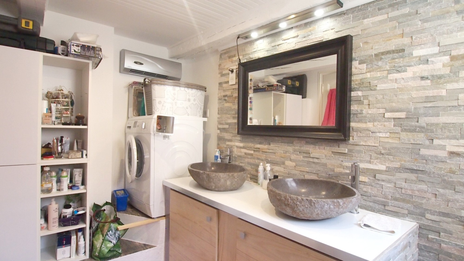 
                                                Location
                                                 Appartement  - Duplex  - 3 pièces  - 42.05 m²